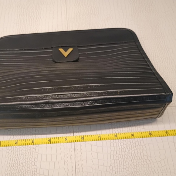 💋Valentino Garavani CLASSIC lightly used - Picture 2 of 14